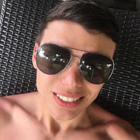 Profile Picture of David Barton (@davidbarton12) on Poshmark