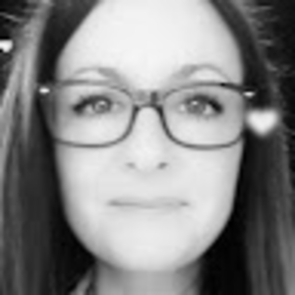 Profile Picture of Jaime Benson (@jaimebenson77) on Poshmark