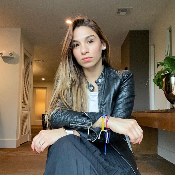 Profile Picture of Aidalys Cañas ancheta (@aidalys123) on Poshmark