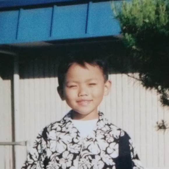 Profile Picture of Van Kim (@vankim12) on Poshmark