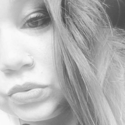 Profile Picture of Ashley Robertson (@RayAnn2011) on Twitter