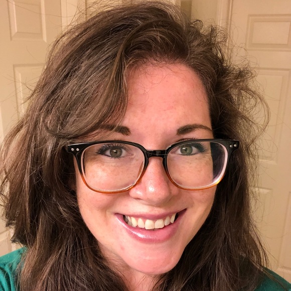 Profile Picture of Amanda Hadfield (@marndi) on Poshmark