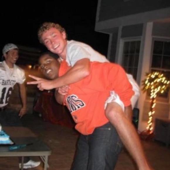 Profile Picture of Toni Krolikowski (@tonikrolikowski) on Poshmark