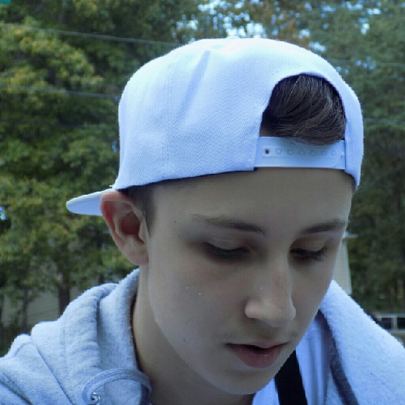 Profile Picture of Ford Aaron (@papaford) on Poshmark