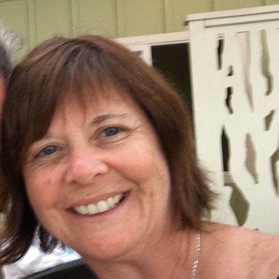 Profile Picture of Lisa Travis-Hilbert (@3doglovr) on Twitter