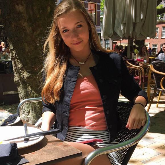 Profile Picture of Stephanie Silverio (@steph_silv) on Poshmark