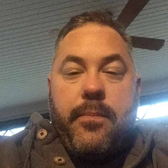 Profile Picture of Aaron Hunter (@ah8056) on Poshmark