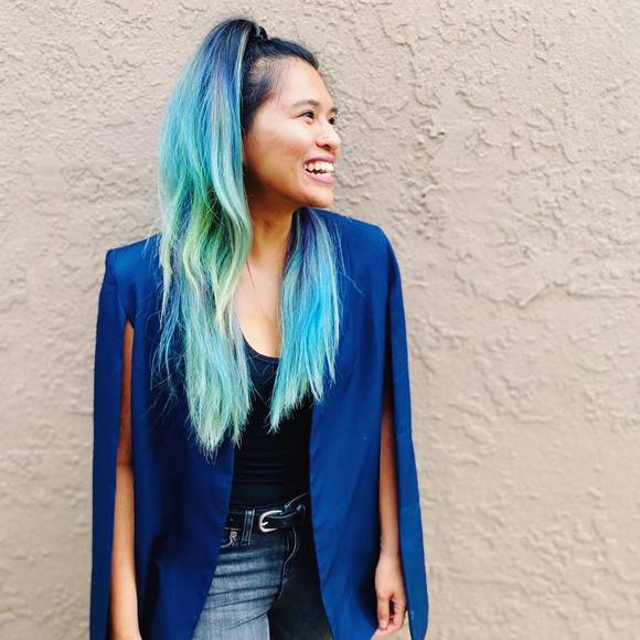 Profile Picture of Chelsea Veloso (@cjana) on Poshmark