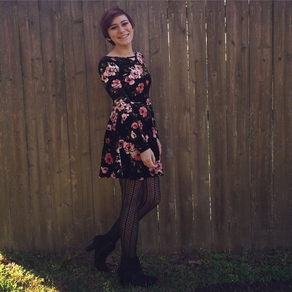 Profile Picture of Celena Daughtridge (@celenad96) on Poshmark