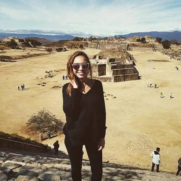 Profile Picture of Brianna Borges (@bri_mari) on Poshmark