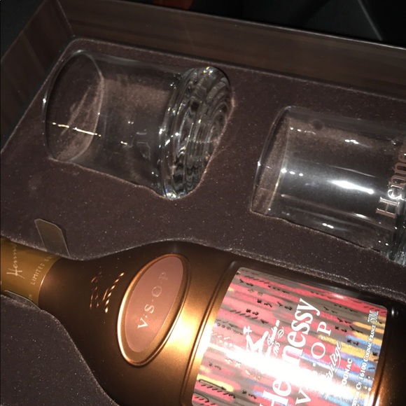 Profile Picture of Manny Duarte (@brava508) on Poshmark