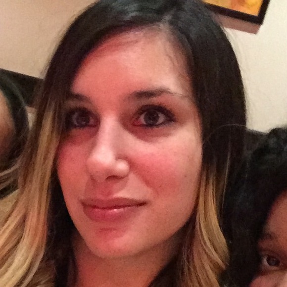 Profile Picture of Toni-ann Angelotti (@toniann1234) on Poshmark