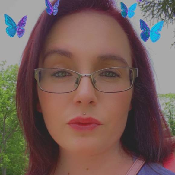Profile Picture of Tiffany Haughie (@tiffanyhaughie) on Poshmark