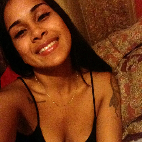 Elizabeth Lisbey - Poshmark Profile Picture of Elizabeth Lisbey (@elly101) on Poshmark