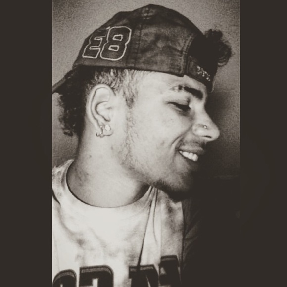 Profile Picture of Shalichi Manns (@shalichi) on Poshmark