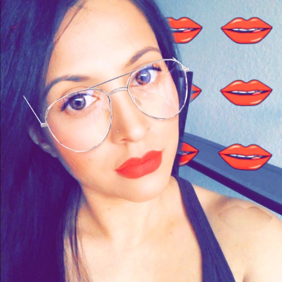 Profile Picture of Sobia Khan (@sobiaxx) on Poshmark