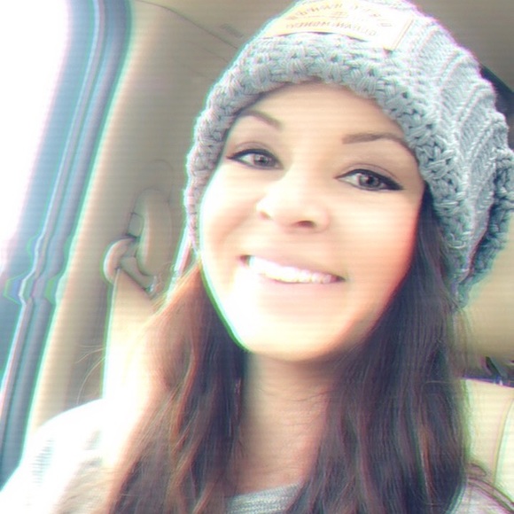 Profile Picture of Kaitlin Schultz (@schulk7827) on Poshmark