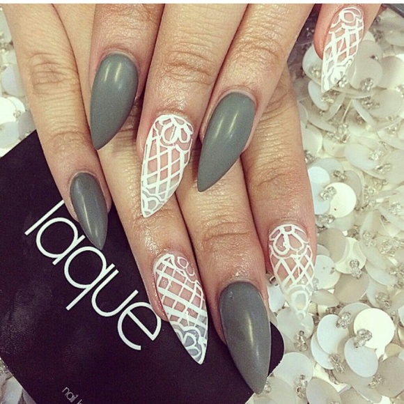 Rose Kimmie - Poshmark Profile Picture of Rose Kimmie (@roae) on Poshmark