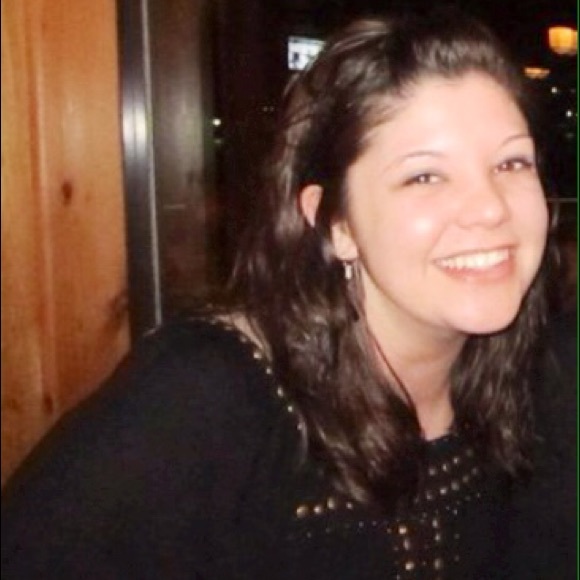 Bethany Hojna - Poshmark Profile Picture of Bethany Hojna (@bhoj23) on Poshmark