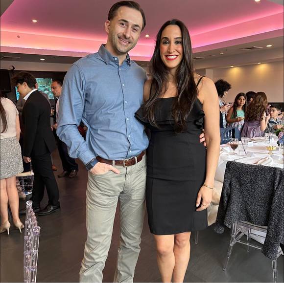 Profile Picture of Amanda Jiddou (@mindyy219) on Poshmark