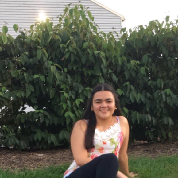 Profile Picture of Maria ester Alvarado (@maria1518136) on Poshmark