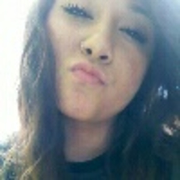 Profile Picture of Alex Castanon (@leeexi_) on Poshmark