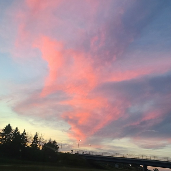 Profile Picture of Jacob Mueller (@2makes1) on Poshmark