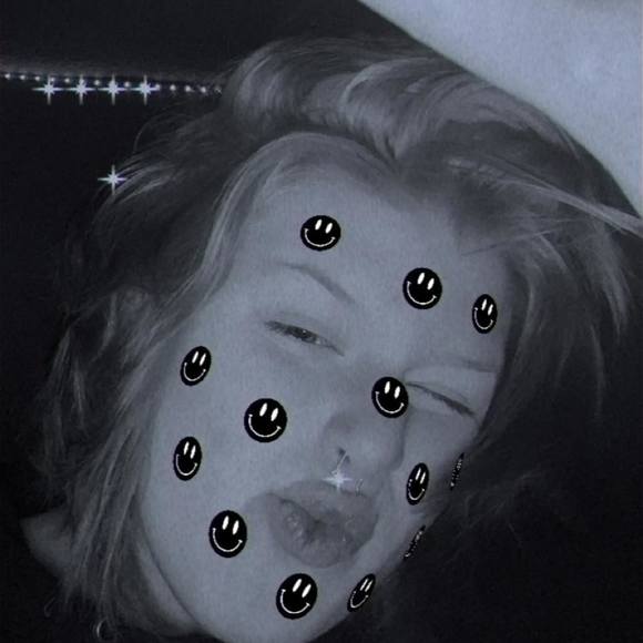 Profile Picture of Hope Trinka (@h_trinka) on Poshmark