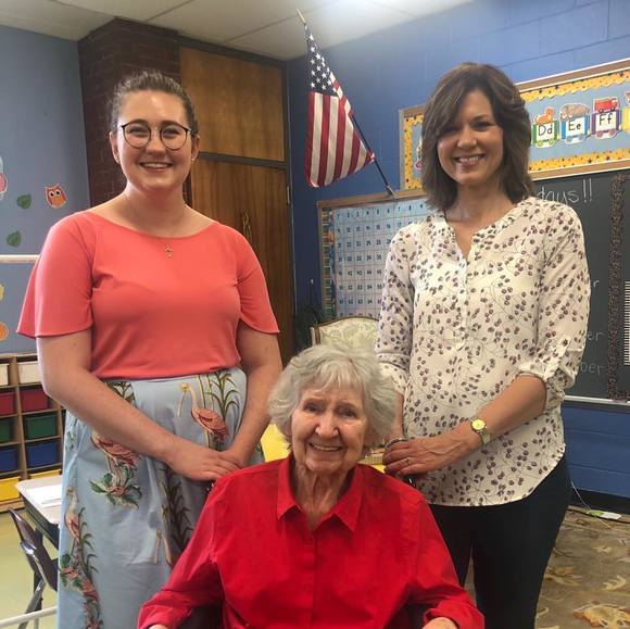 Profile Picture of Taylor Loucks (@tayloranne107) on Poshmark