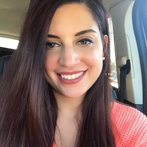 Profile Picture of Meray Arnouk (@meeray) on Poshmark