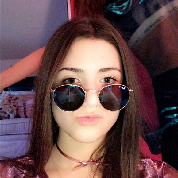 Profile Picture of Lauren Buckley (@laurenbuckley90) on Poshmark