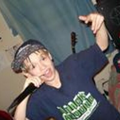 Profile Picture of Bryan Carlos Guevara (@dsgameboy) on Twitter