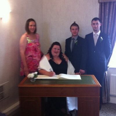 Profile Picture of Carly Marie Crooks (@wannabeslim6) on Twitter