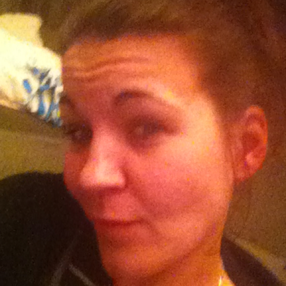 Profile Picture of Robin Crouse (@juicy04) on Poshmark