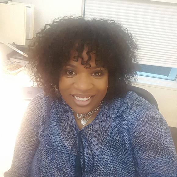 Profile Picture of Jeanetta Harris (@jharris5688) on Poshmark