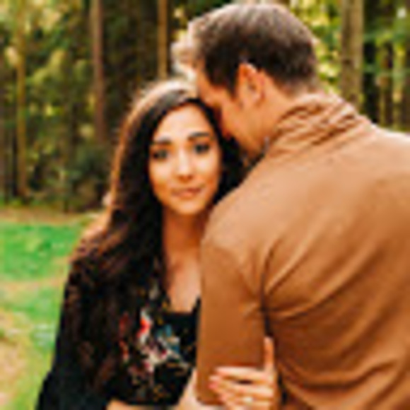 Profile Picture of Payton Fearnside (@paytonhartle) on Poshmark