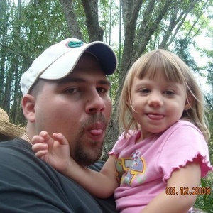 Profile Picture of Janet Farris (@countrybumpkingirl80) on Myspace
