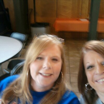 Profile Picture of Pam Ellis (@pamellis83) on Twitter