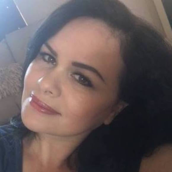 Profile Picture of Lorena Calderon (@lorenacalder612) on Poshmark