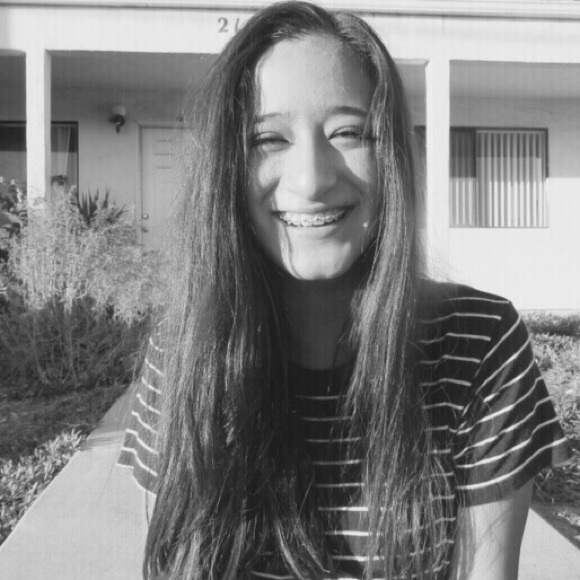 Profile Picture of Gaby Barrera (@gabybarrera) on Poshmark