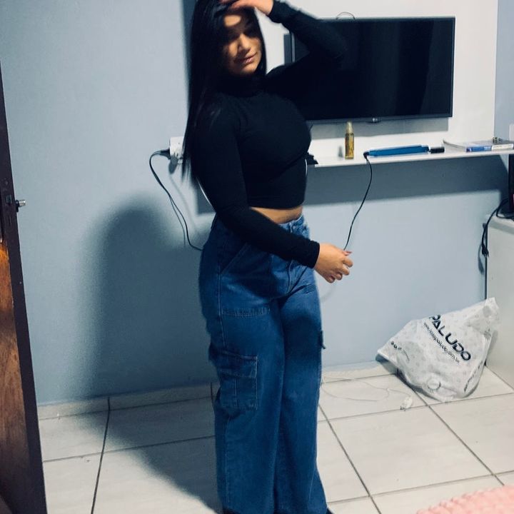 Profile Picture of juliaavaz_ (@juliaavaz_) on Tiktok