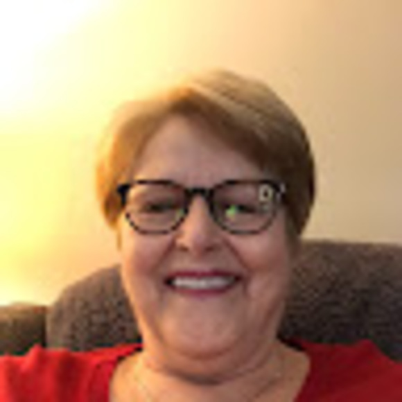 Profile Picture of Susan Swiney (@susanswiney7005) on Poshmark