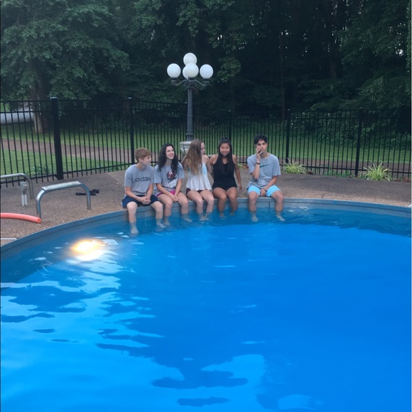 Reeanna Needy - Poshmark Profile Picture of Reeanna Needy (@reeannaclairee) on Poshmark