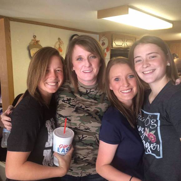 Cindy Delozier bowermaster - Poshmark Profile Picture of Cindy Delozier bowermaster (@peckerwoodslim) on Poshmark