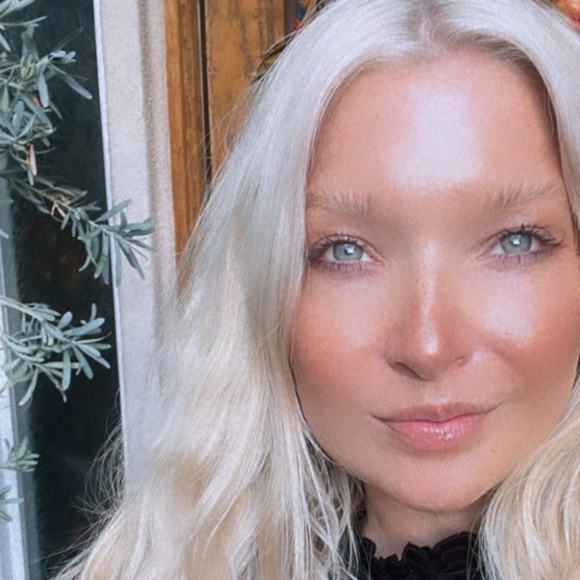 Linae Digangi - Poshmark Profile Picture of Linae Digangi (@linaedigangi) on Poshmark