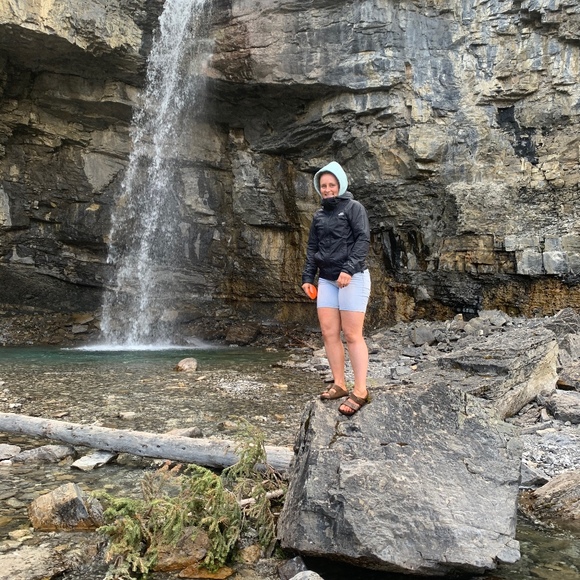 Profile Picture of Katelyn Letts (@_katyl) on Poshmark