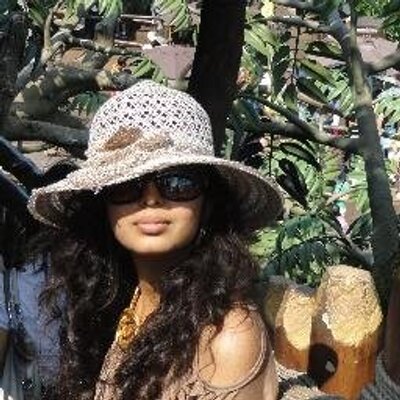 Profile Picture of Charmi Patel (@smokeyeyes29) on Twitter