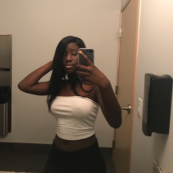 Profile Picture of Fatou Jammeh (@fatougirl27) on Poshmark