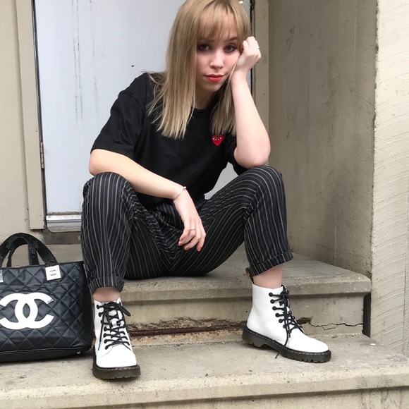 Profile Picture of Emma Bodamer (@emmabodamer111) on Poshmark