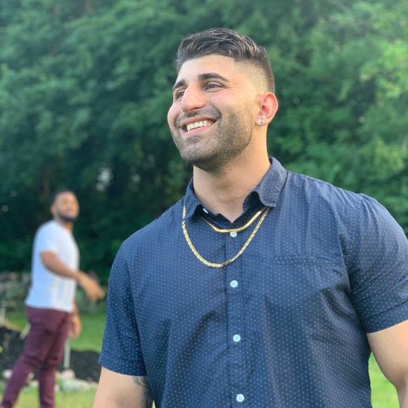 Ash Blell - Poshmark Profile Picture of Ash Blell (@ash_blell) on Poshmark